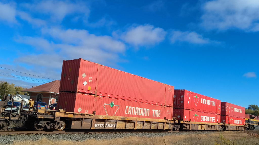 DTTX 728355 (Triple Well Car Altogther)